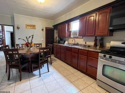 990 26th St, Paterson NJ 07513-1314 exterior