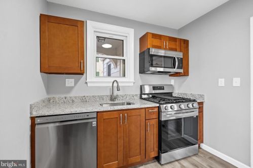 1135 Chaplin St, Washington DC  20019-4923 exterior