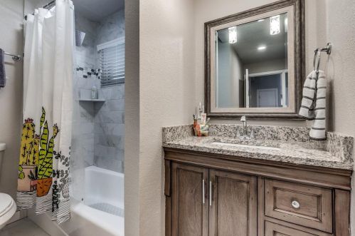 11221 Dalron Dr, Dallas TX  75218-1317 exterior