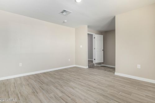 5006 35th Dr, Phoenix AZ  85041-2622 exterior