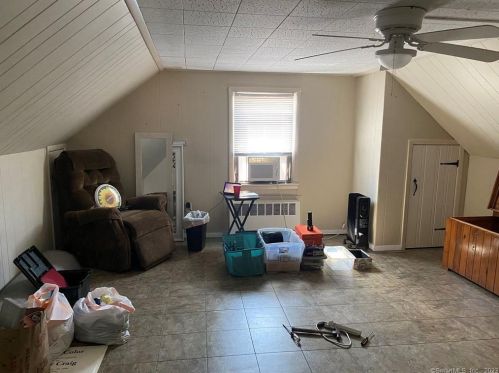 505 St, Milford CT 06461-2051 exterior