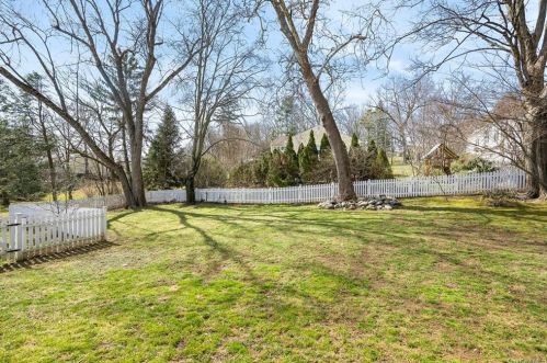 292 State Rd, Briarcliff NY 10510-1407 exterior