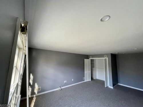 3 Bakley Ter, Town Center NJ 07052-2169 exterior