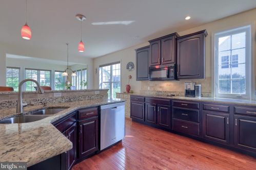 1404 Banner Dr, Lancaster PA 17601-4580 exterior