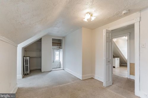 834 Berkeley Ave, Trenton NJ 08618-5320 exterior