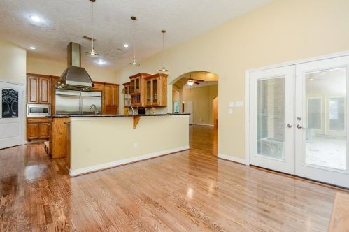 8827 Catamaran Way, Montgomery TX 77316-6881 exterior