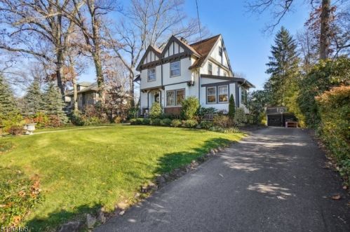 30 Woodland Rd, Maplewood, NJ 07040-1240