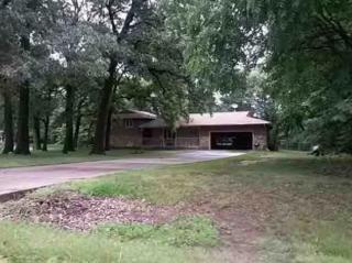 4400 Meadow Dr, Pekin, IL 61554-8532