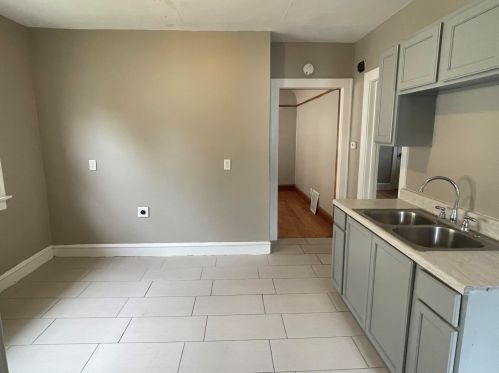 4866 37th St, Milwaukee WI  53221-2570 exterior