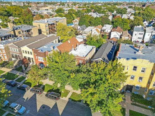 2943 Fairfield Ave, Chicago IL 60625-2719 exterior