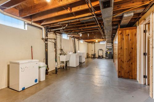 1408 Meadowlane Dr, Grand Rapids MI 49508-4655 exterior