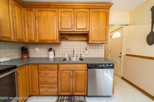 483 Western Blvd, Berkeley Township NJ 08721-3316 exterior