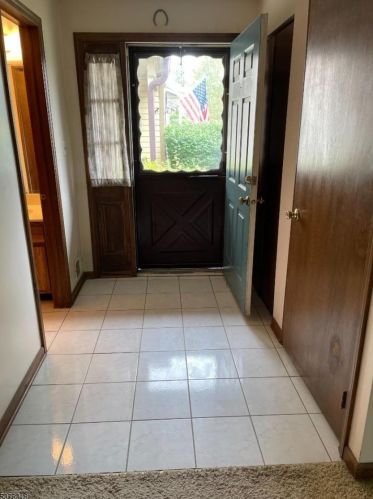 28 Wood Duck Ct, Hackettstown, NJ 07840-3312