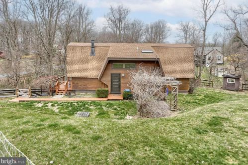 41 Banbury Rd, Hummelstown, PA 17036-9540