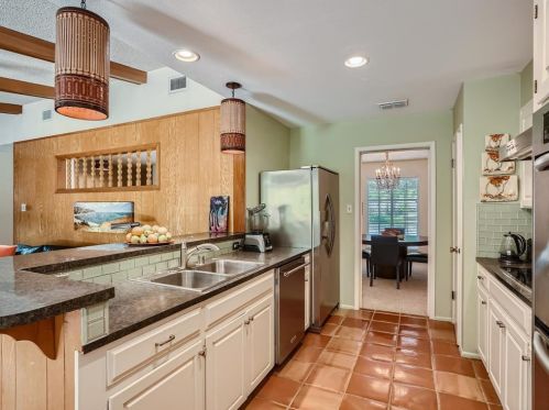 2700 Dunbarton Dr, Austin TX 78723-2235 exterior