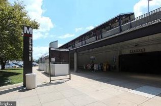 266 New Mark Esplanade, Rockville MD 20850-2735 exterior