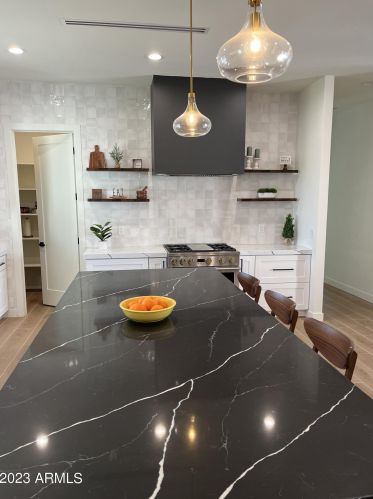 6841 12th Ave, Phoenix AZ  85013-1021 exterior