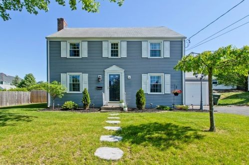 18 Wayside St, Springfield, MA 01118-1236