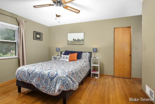 1525 Berkshire Dr, Grand Rapids MI 49508-1423 exterior