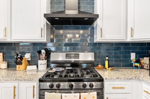 14 Eugenia Pl, Atlanta GA  30318-6357 exterior