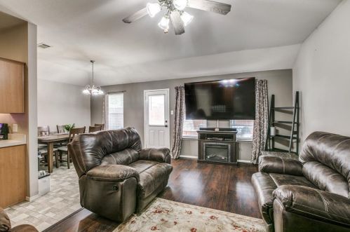 9945 Crystal Vly Way, Dallas TX 75227-5235 exterior