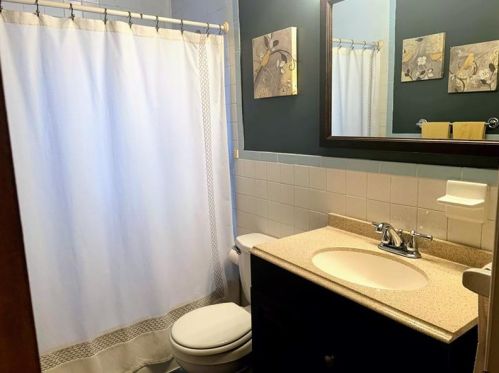 472 1st St, Pittsburgh PA 15227-3800 exterior