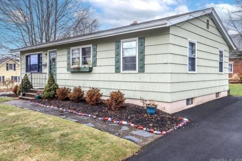 38 North St, Wallingford CT  06492-3125 exterior