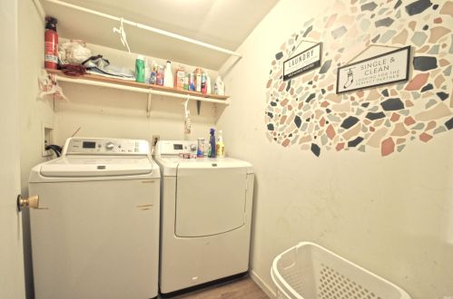 214 Lawrence St, Mishawaka IN 46545-6123 exterior