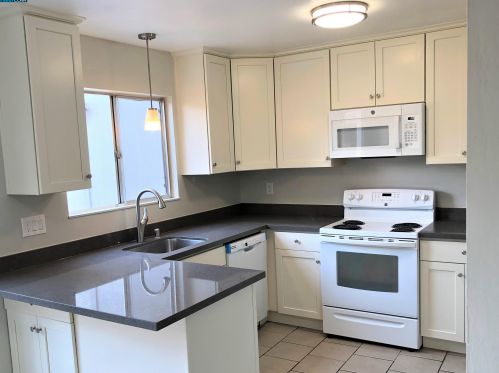 3530 Northwood Dr, Concord, CA 94520-7720