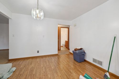 41 Glenmore Ave, Pittsburgh PA 15216-2124 exterior