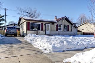 1339 Maple St, Neenah, WI 54956-4629