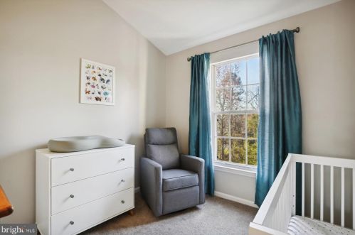 6020 Kestner Cir, Alexandria VA  22315-4833 exterior