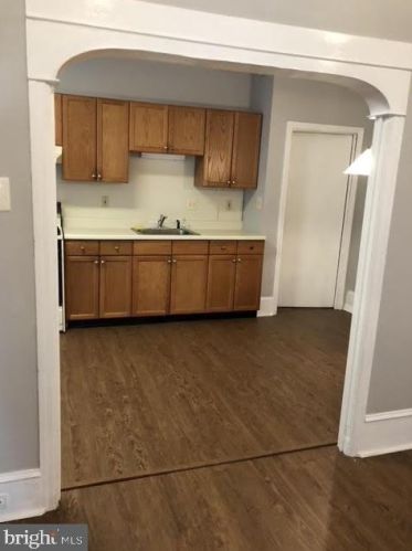 802 2nd St, Philadelphia PA 19122-3324 exterior