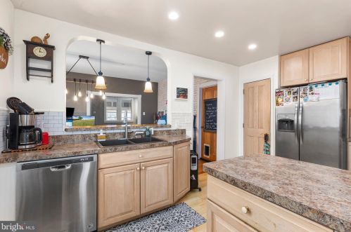 102 Wl Ave, Manor PA 19036-1303 exterior