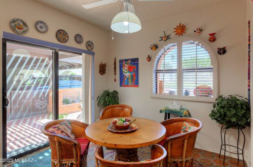 631 Los Opalos, Green Valley AZ 85614-2312 exterior