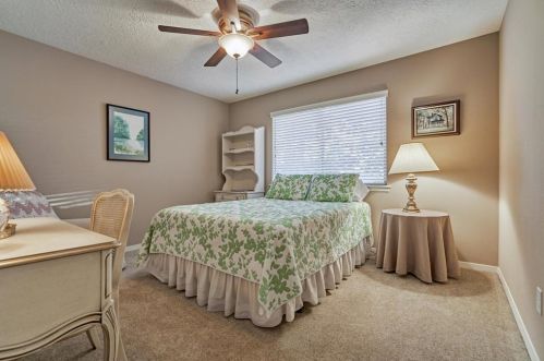 102 Golfview Dr, Montgomery TX 77356-8804 exterior