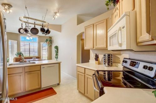 530 Bluefield Ave, Phoenix AZ 85032-1420 exterior