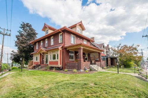 3201 Brownsville Rd, Pittsburgh, PA 15227-2431