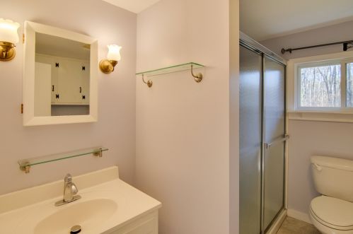 11 Bow Bog Rd, Concord NH 03304-4001 exterior