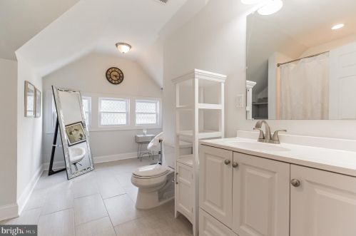 300 Collings Ave, Camden NJ 08107-1738 exterior