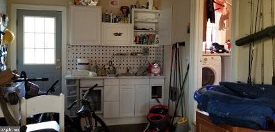 8120 Wyndam Rd, Camden NJ 08109-3221 exterior