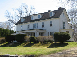 74 Grove St, Newton, MA 02466-2317