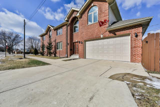 7501 Olcott Ave, Chicago IL  60631-4371 exterior