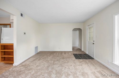 4032 Leonard St, Grand Rapids MI 49503-1130 exterior