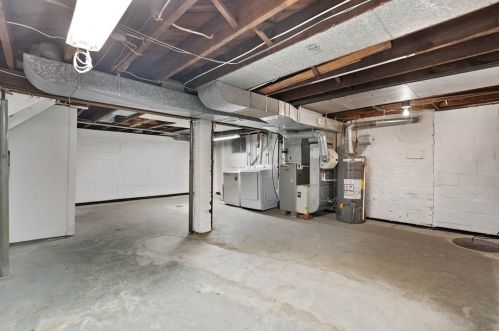 1253 Illinois Ave, Pittsburgh PA 15216-2505 exterior