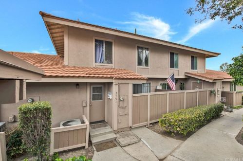 2151 Larch Ln, Tustin, CA 92780-6816