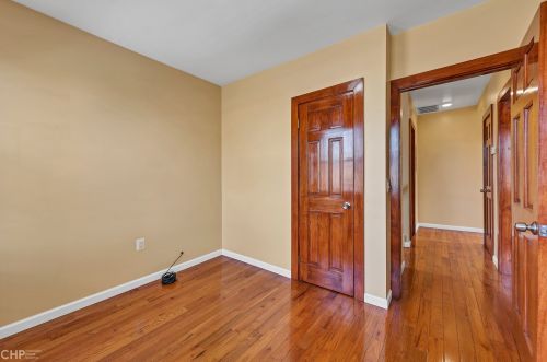 5937 Artesian Ave, Chicago IL 60645-5301 exterior