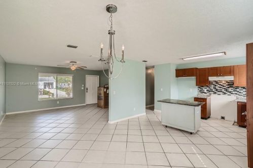 2029 Hideaway Cir, Fort Pierce FL 34952-4801 exterior