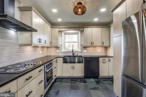 3075 Essex Pl, Lancaster PA  17601-1612 exterior