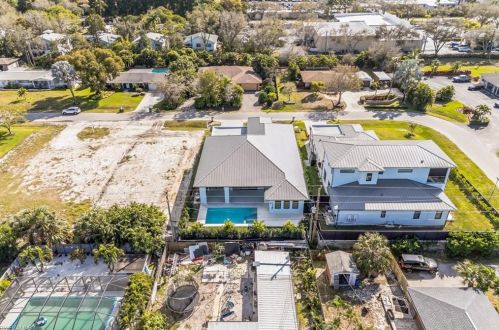 1045 Morningside Dr, Naples FL 34103-3313 exterior